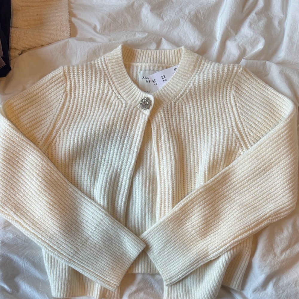 Abercrombie Cream Ribbed Cropped Cardigan Sweater